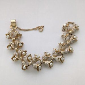 Vintage HOBE Faux Pearl Gold tone White Enamel Floral Bracelet **REPAIR**